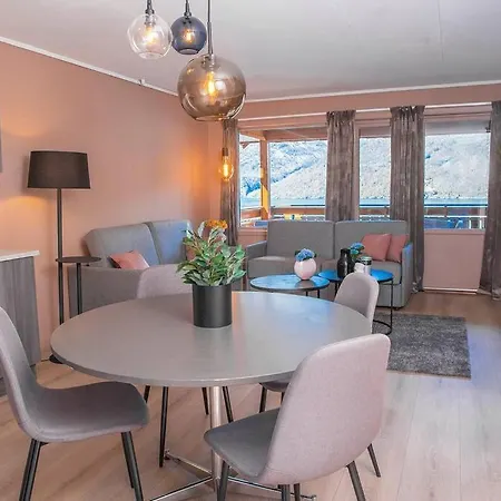 Vestly Apartment *